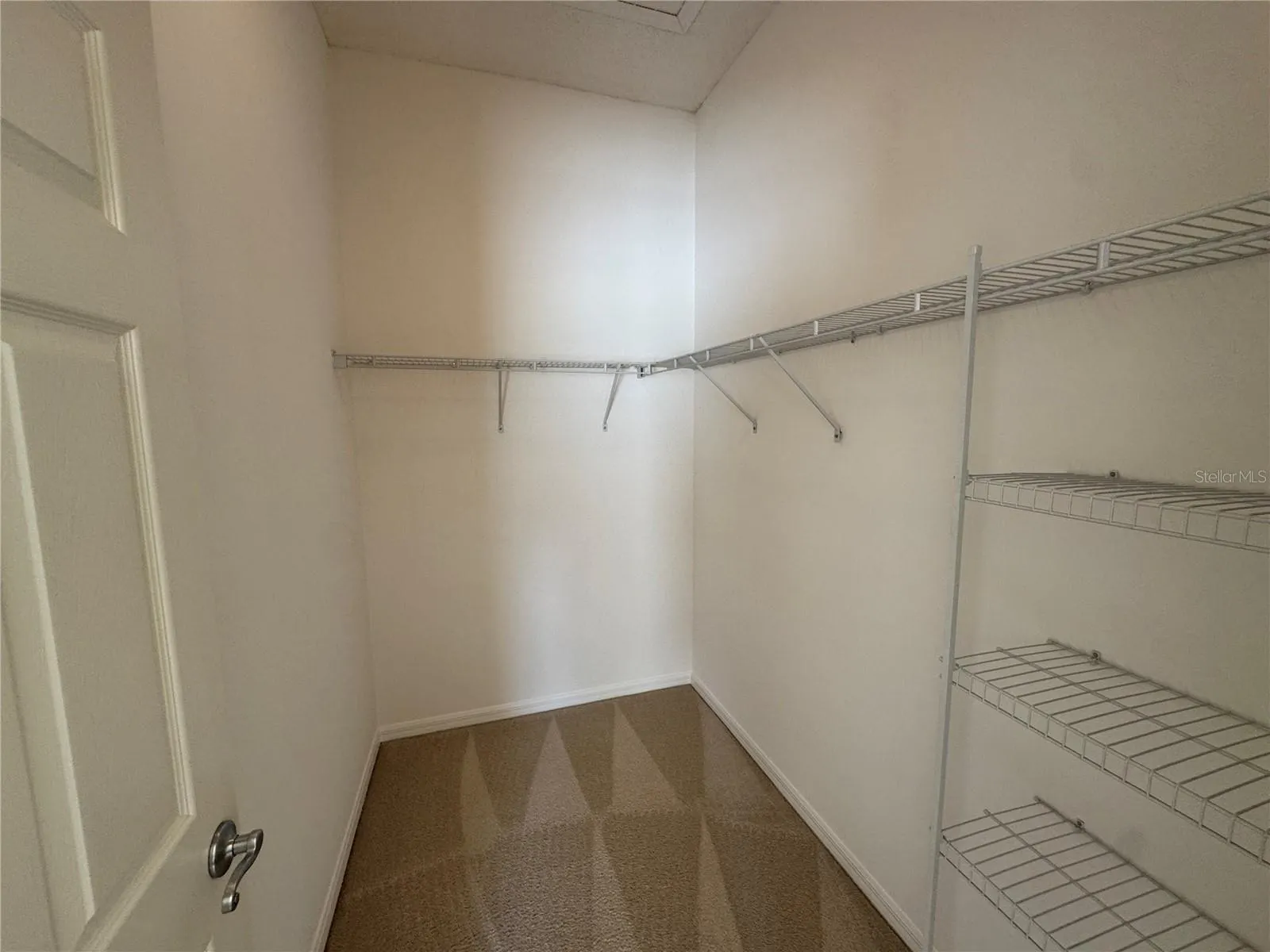1556 CONWAY CT