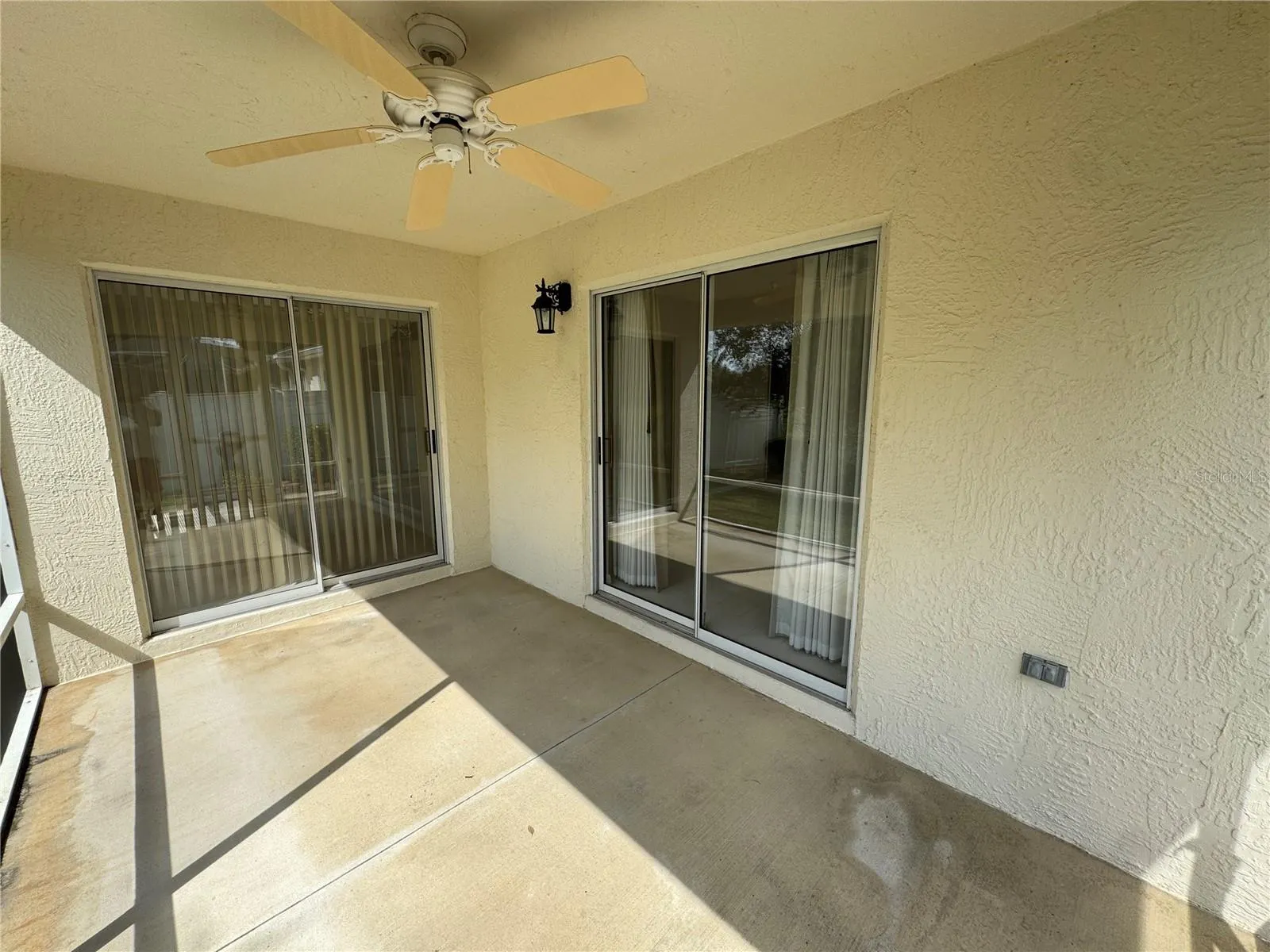 1556 CONWAY CT