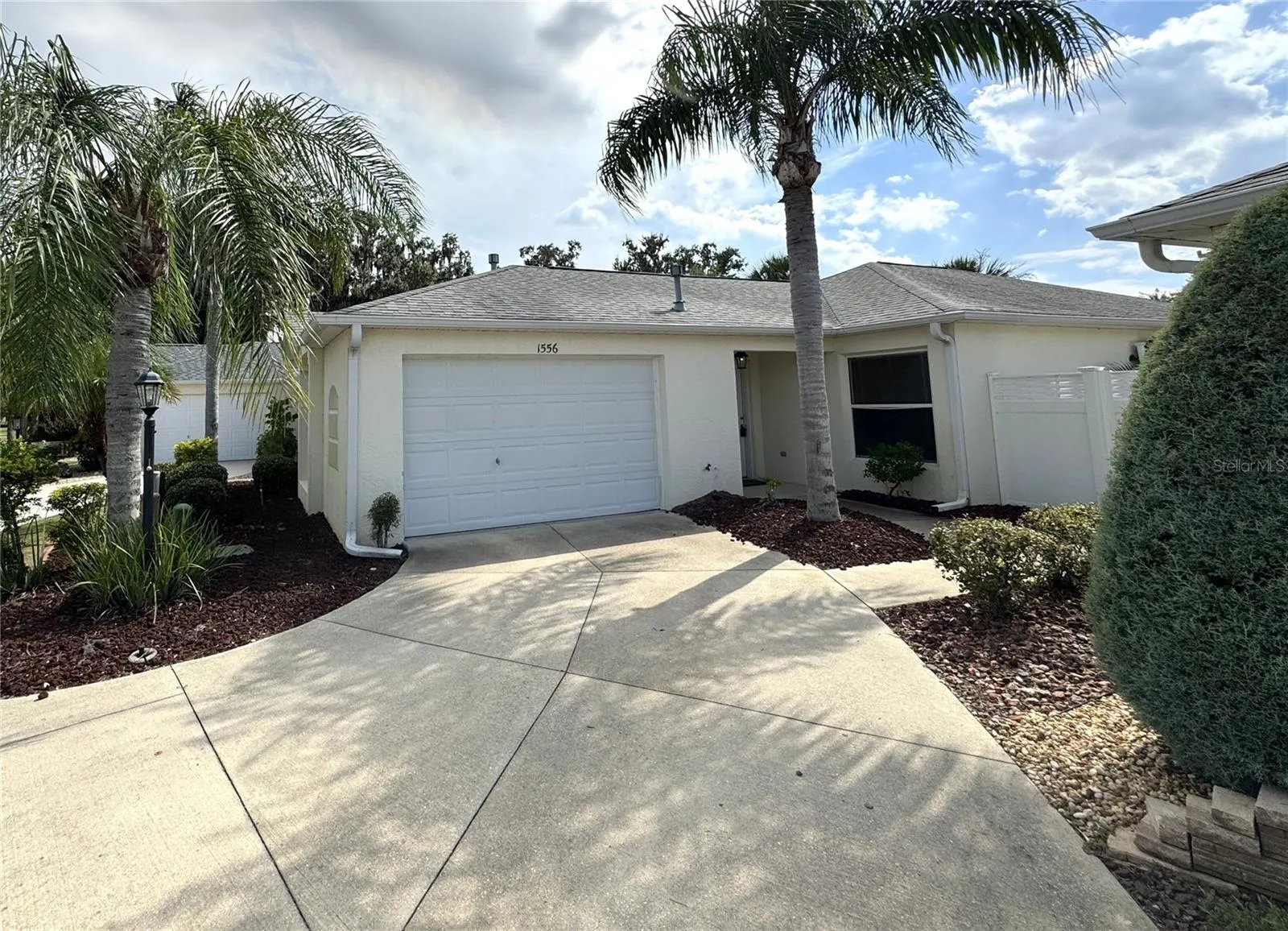 1556 CONWAY CT