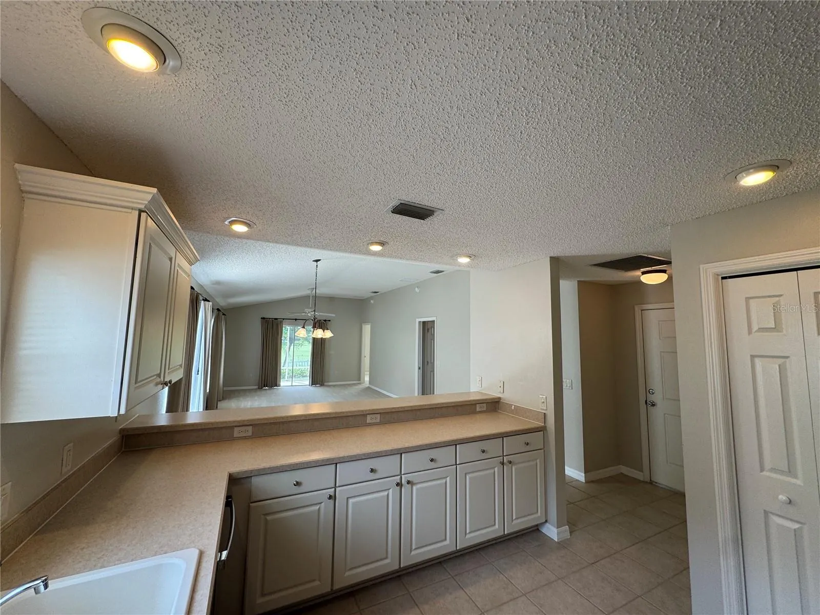 1556 CONWAY CT