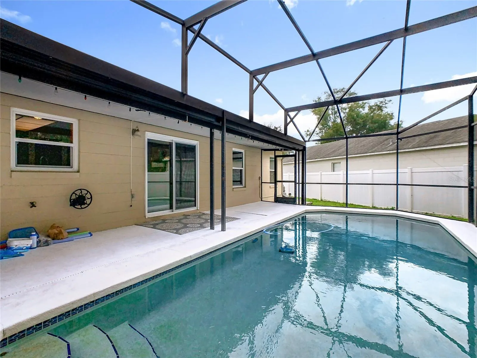 669 MILAN DR