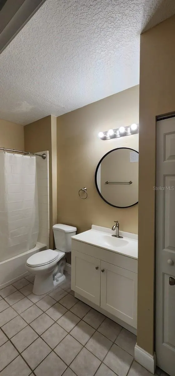 2015 RESTON RD #2211, #2211