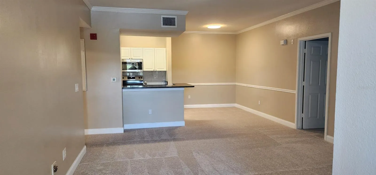 2015 RESTON RD #2211, #2211