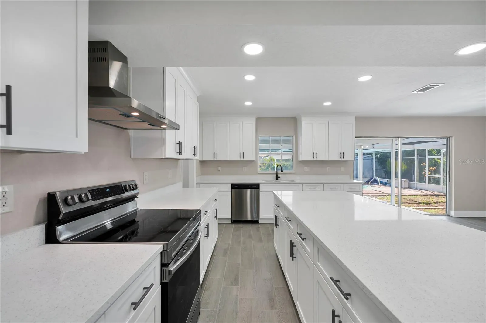 824 LAKE ELBERT CT