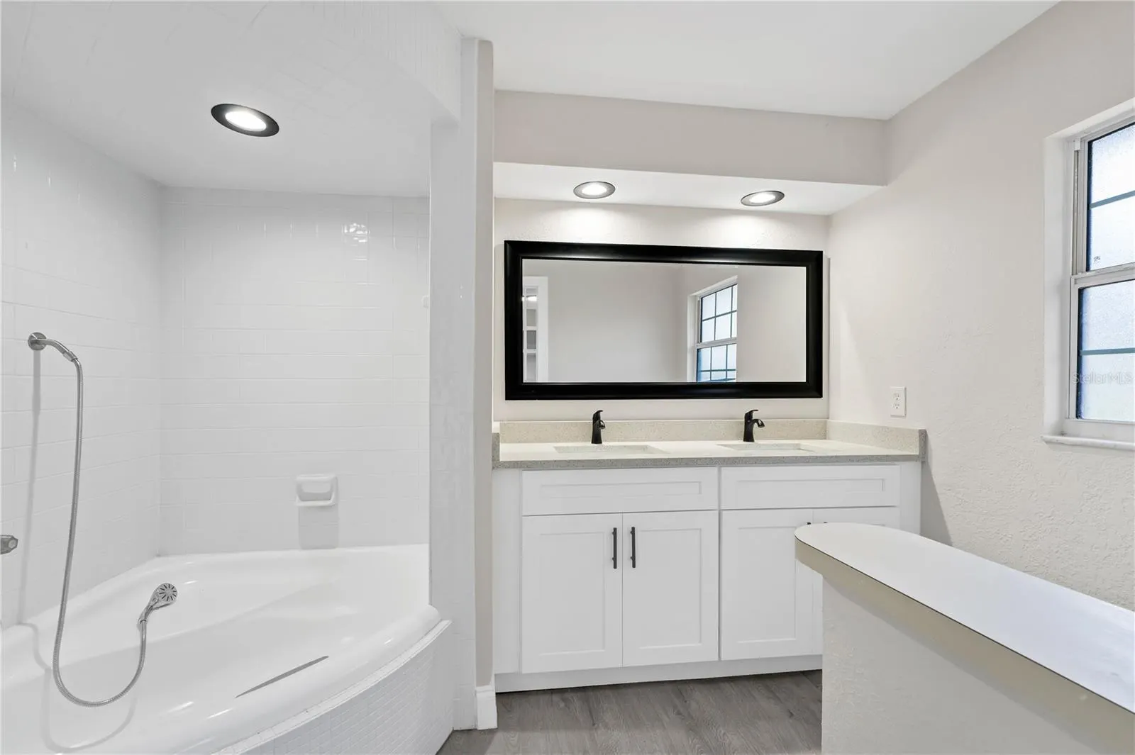 824 LAKE ELBERT CT