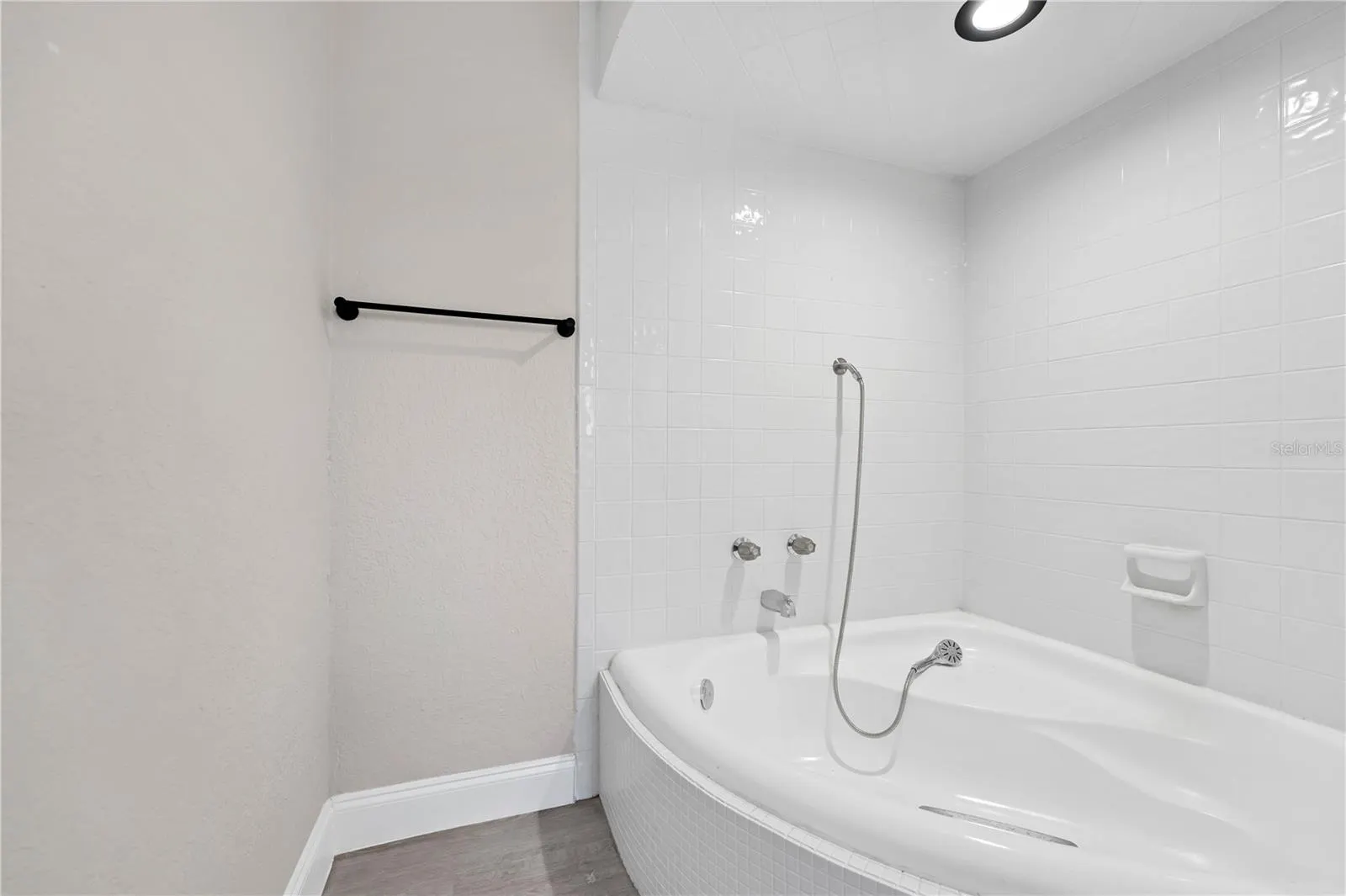 824 LAKE ELBERT CT