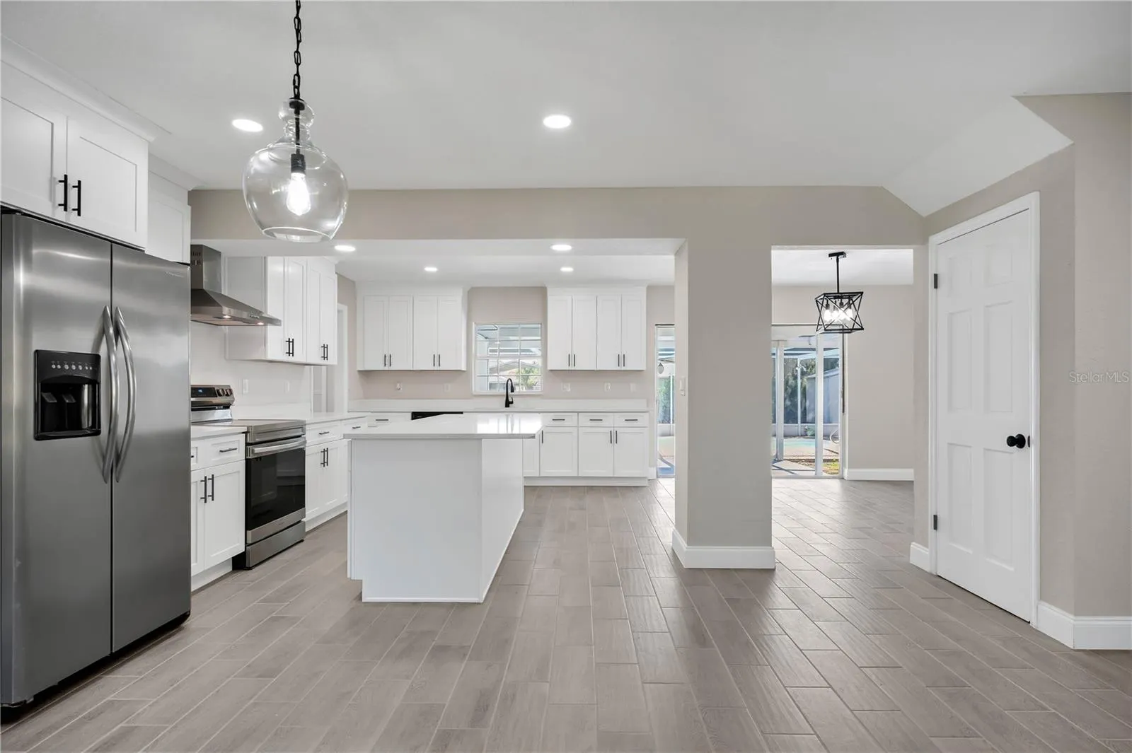824 LAKE ELBERT CT