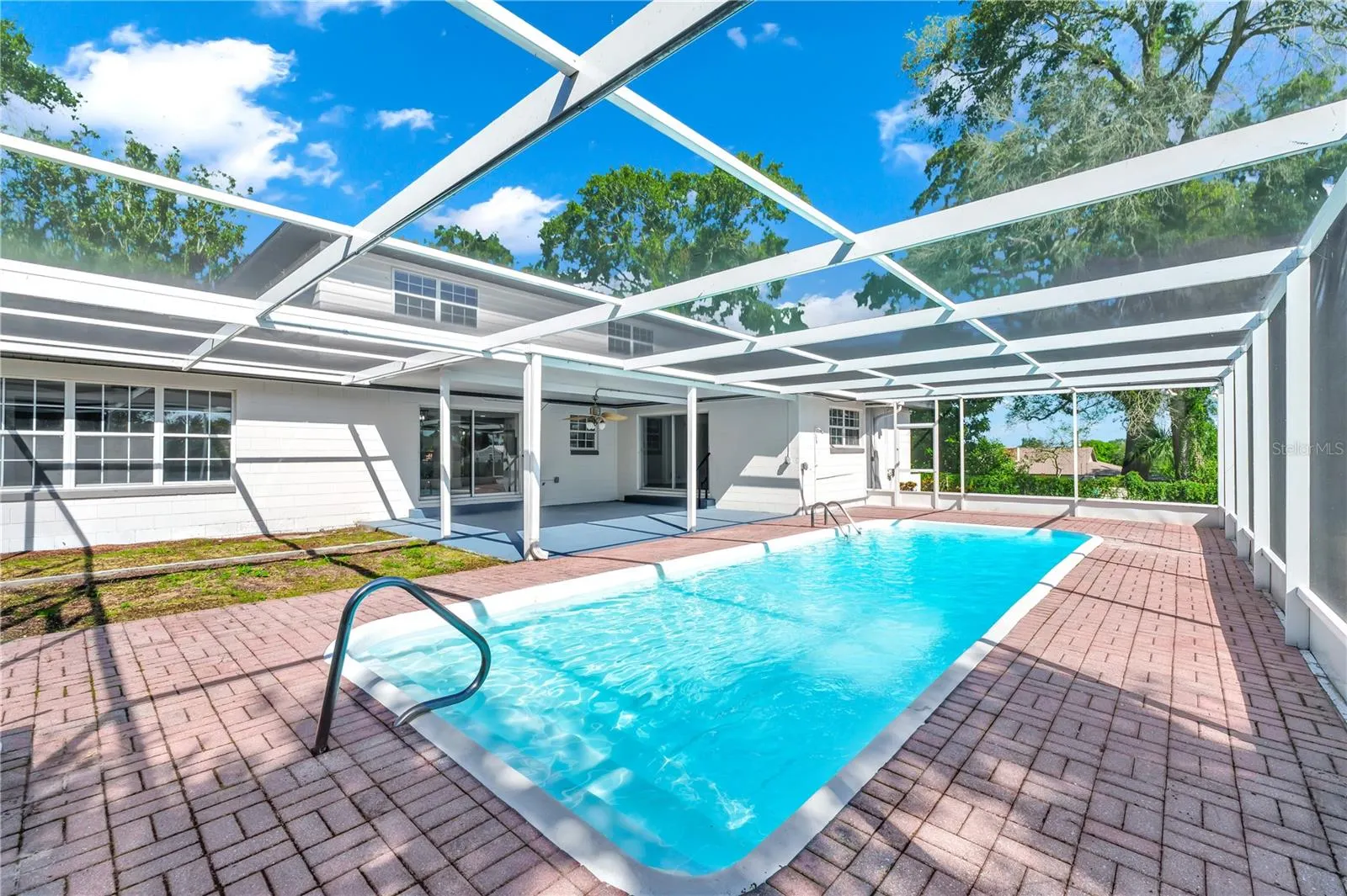 824 LAKE ELBERT CT