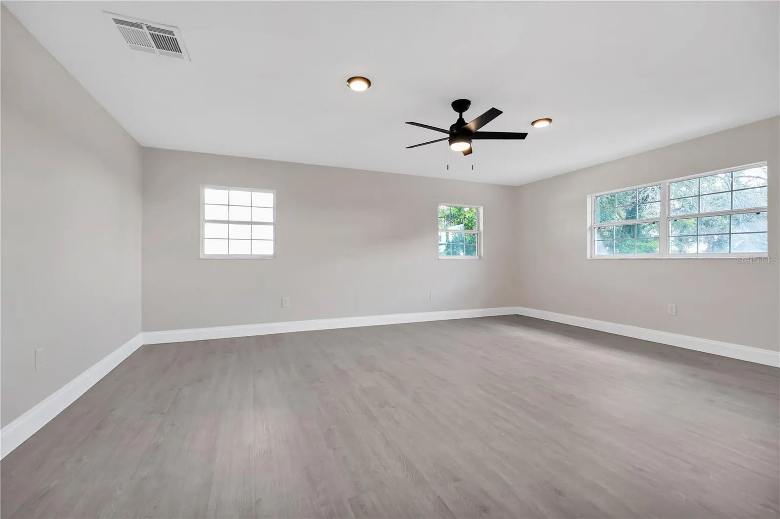 824 LAKE ELBERT CT