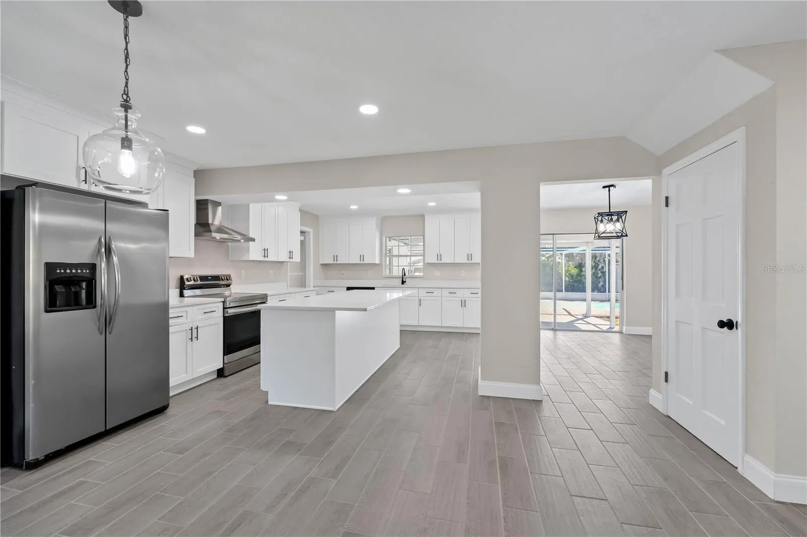 824 LAKE ELBERT CT
