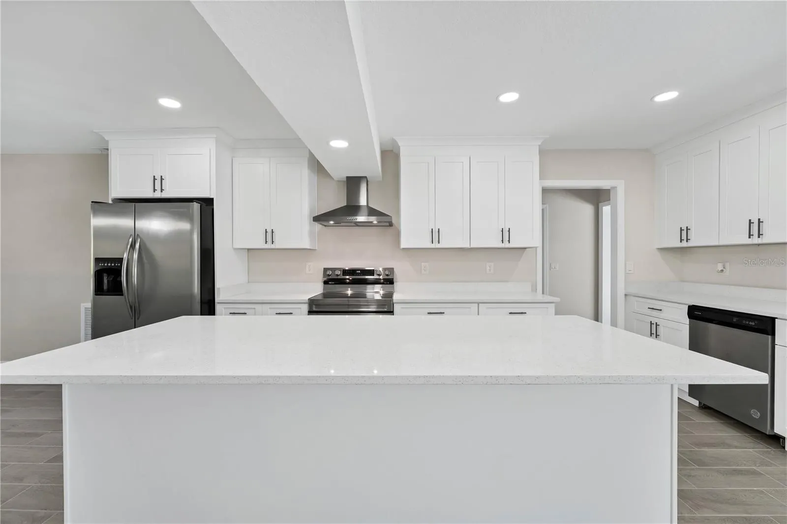 824 LAKE ELBERT CT