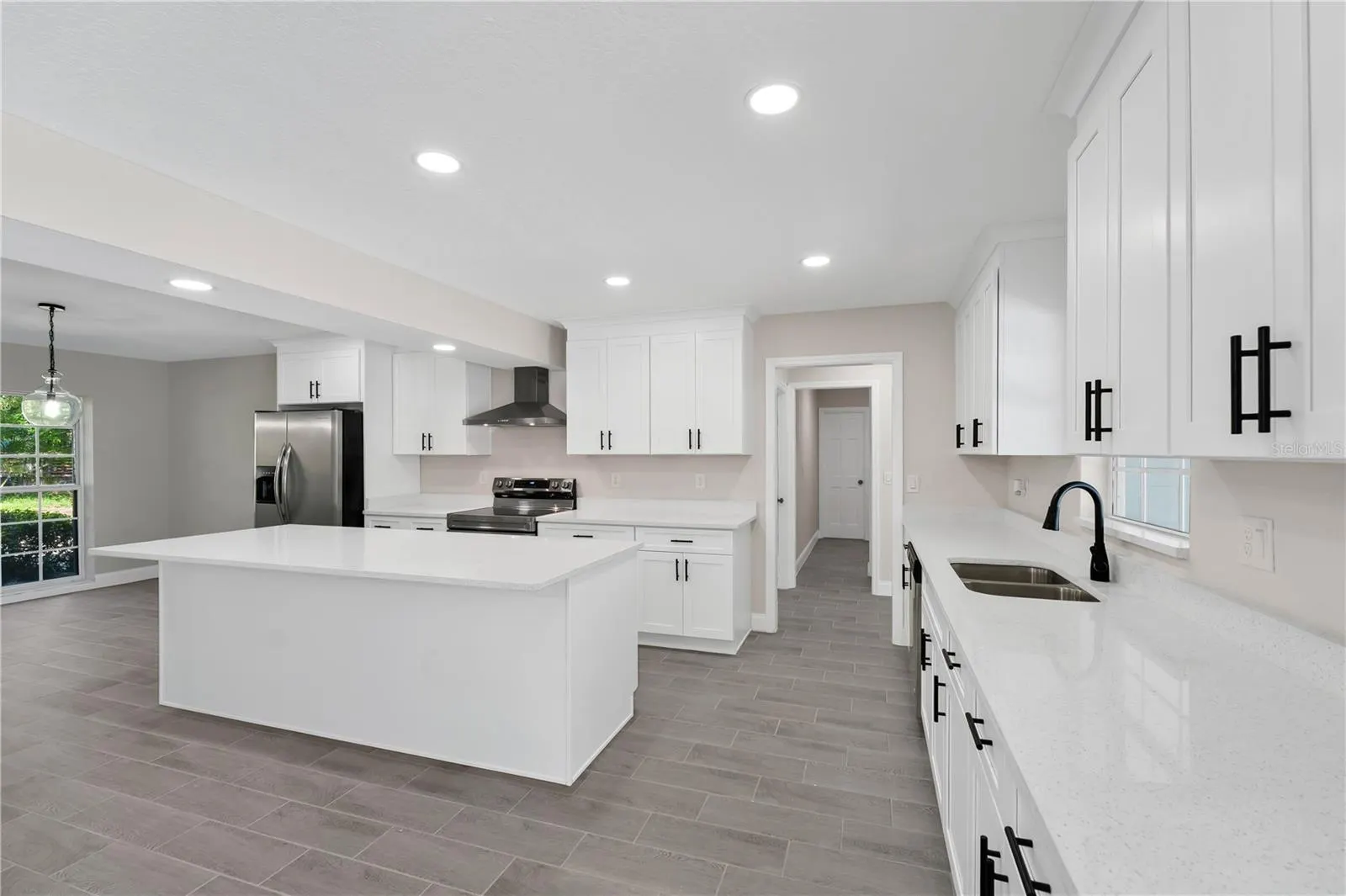 824 LAKE ELBERT CT