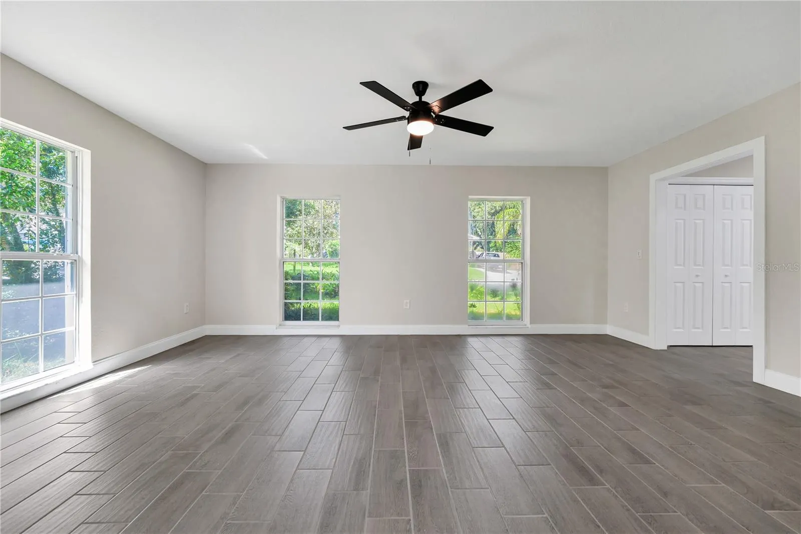 824 LAKE ELBERT CT