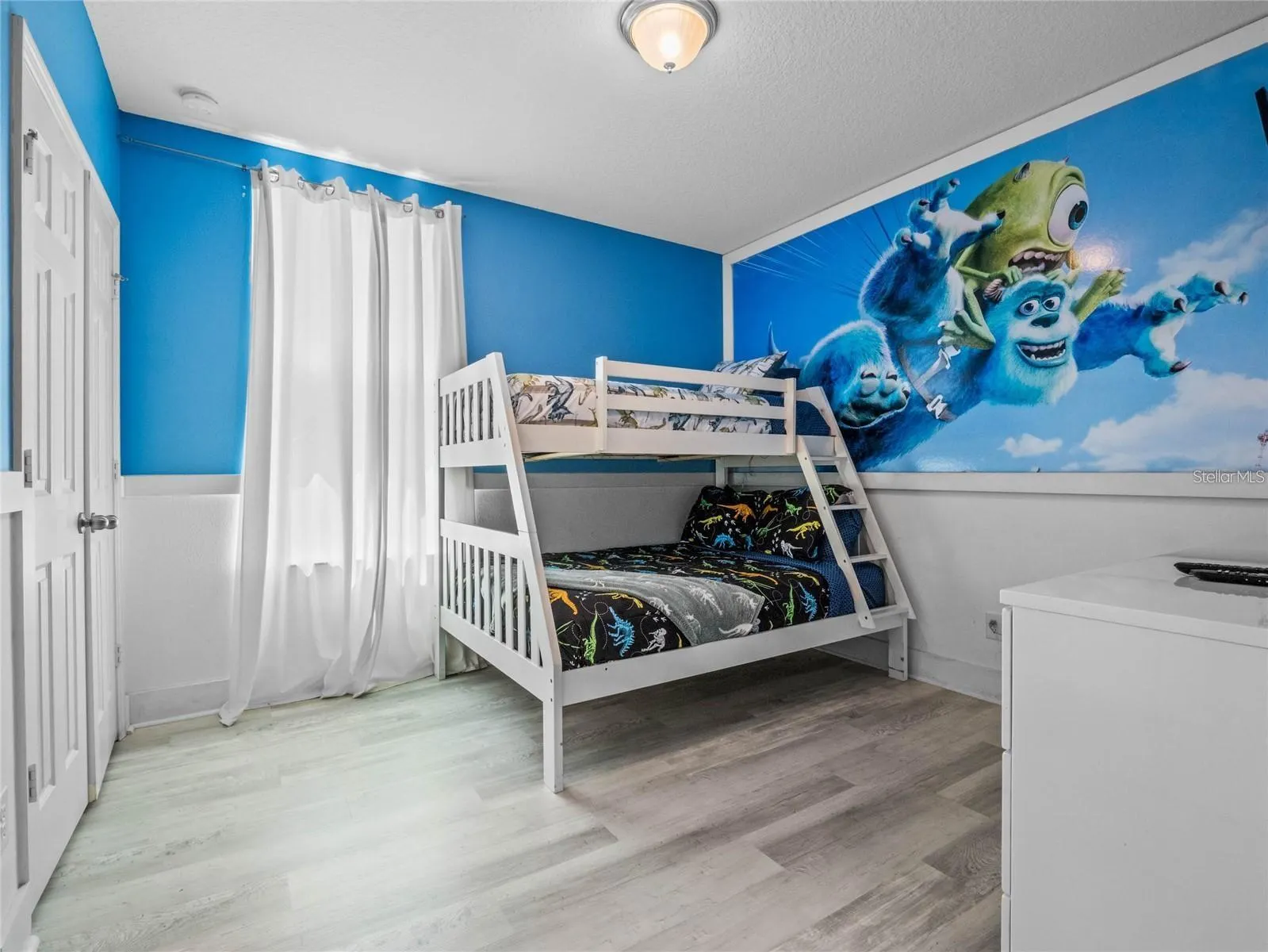 1343 YORKSHIRE CT