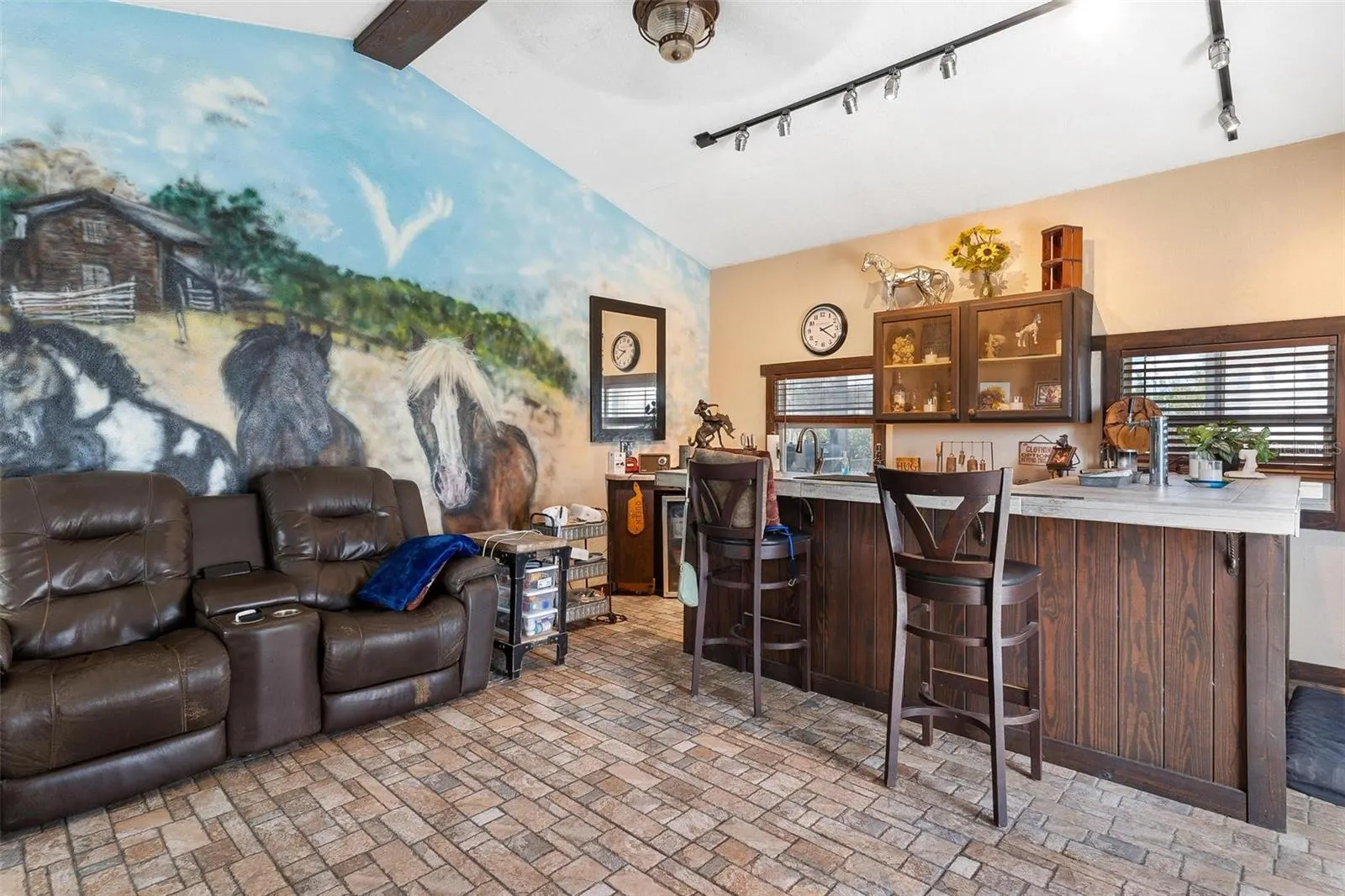 7086 NUMBER TWO RD