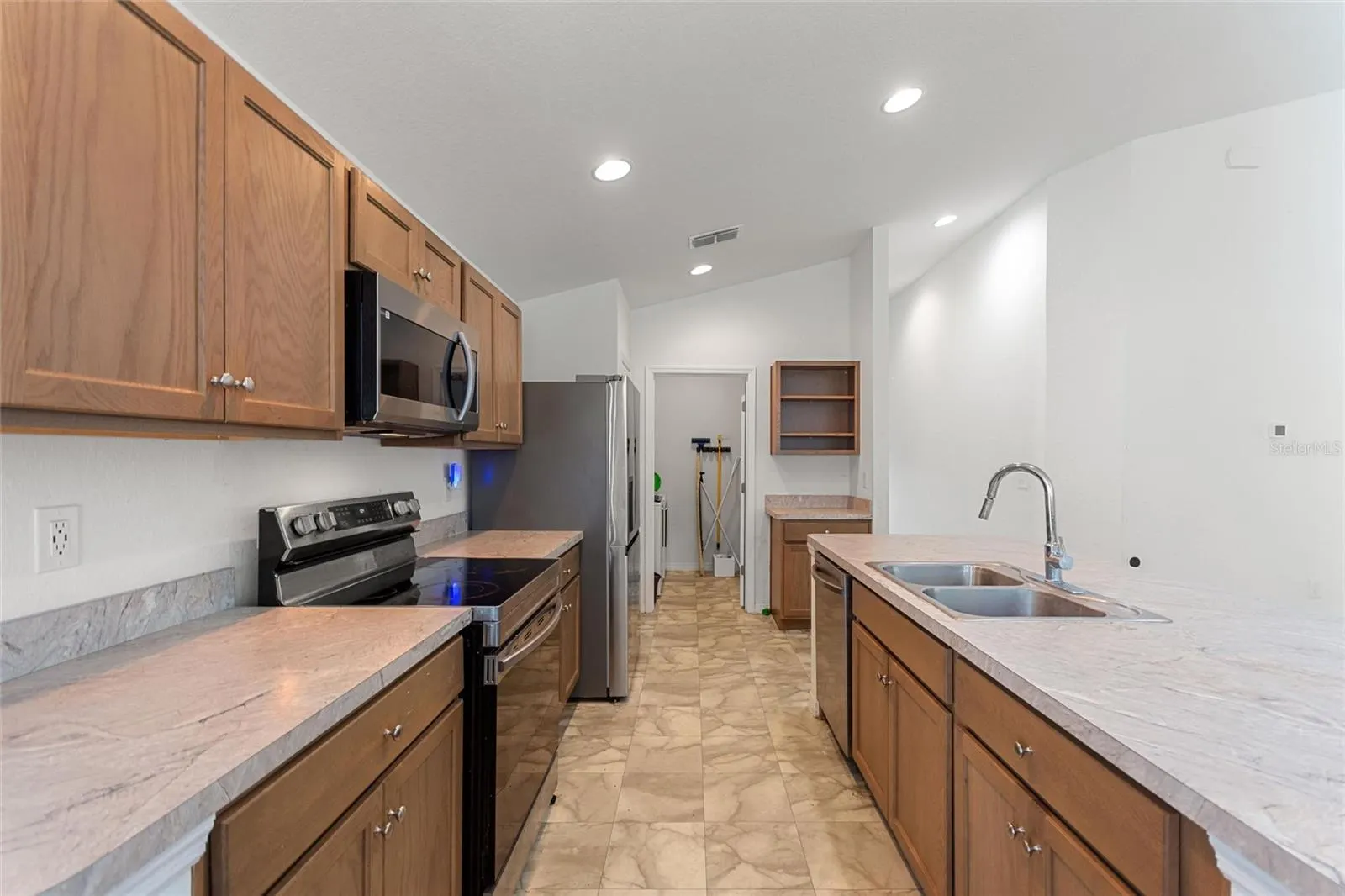 108 BLACK SKIMMER LN