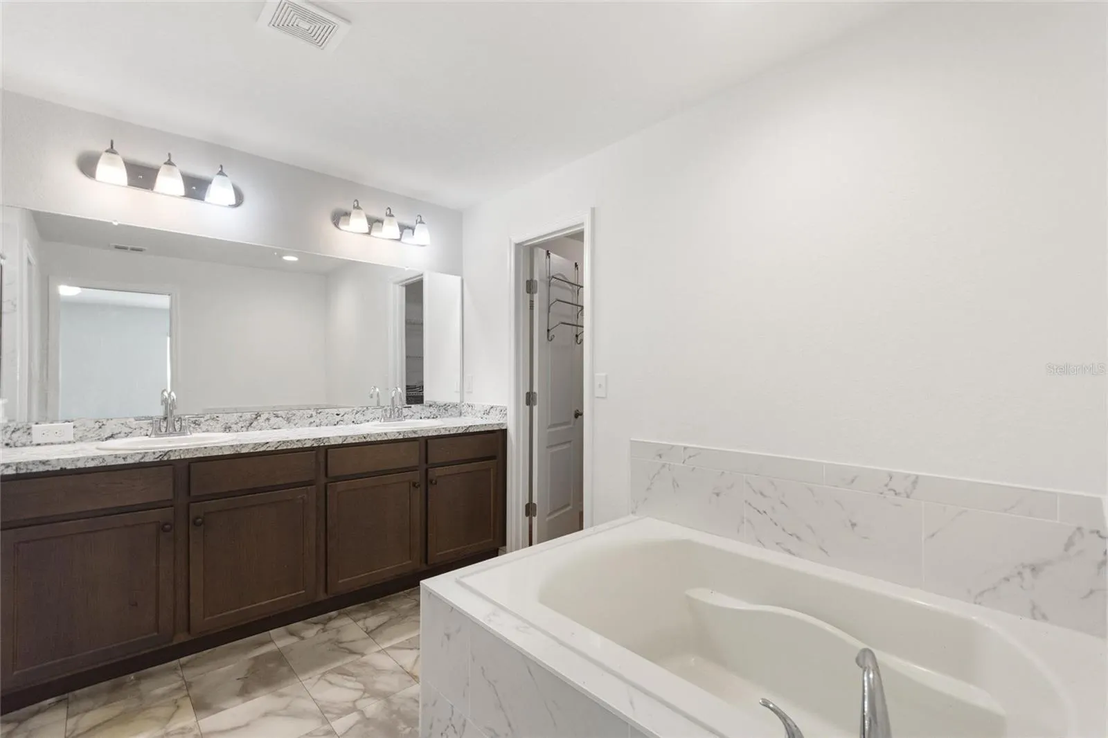 108 BLACK SKIMMER LN