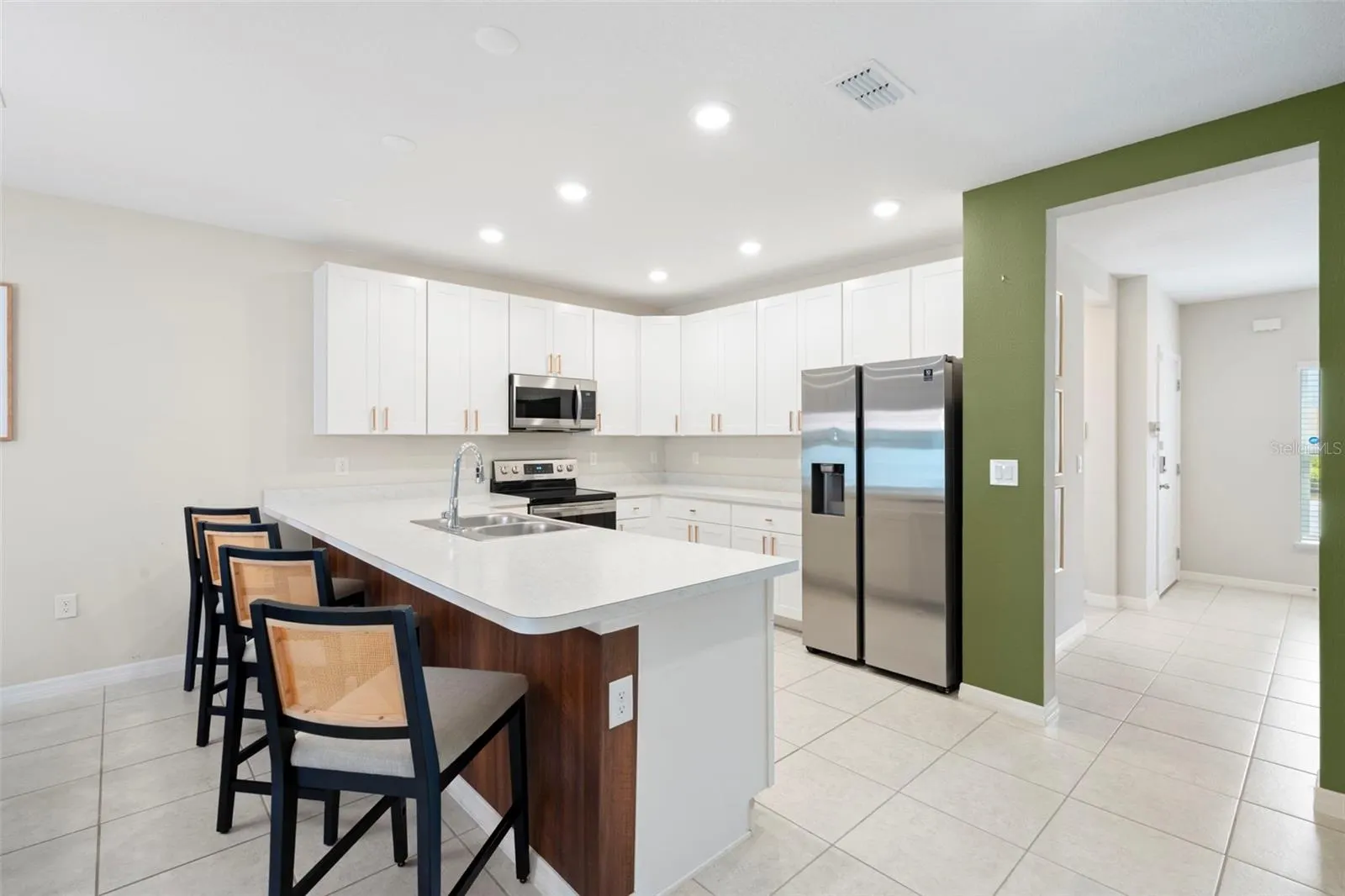 4803 CORAL CASTLE DR