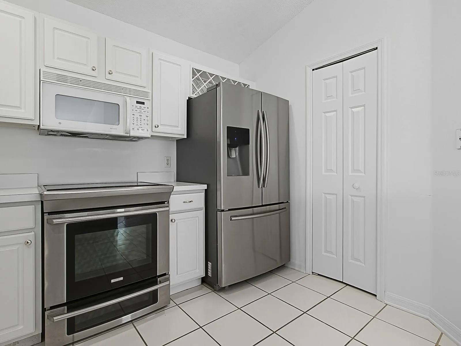 3016 ANDOVER CT