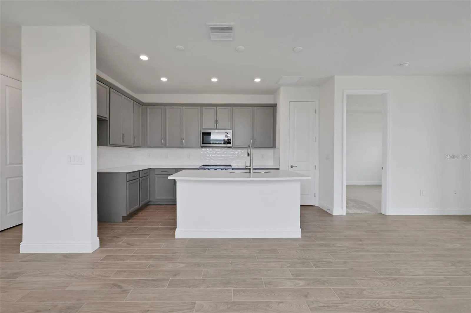 7583 SEA OAK CT