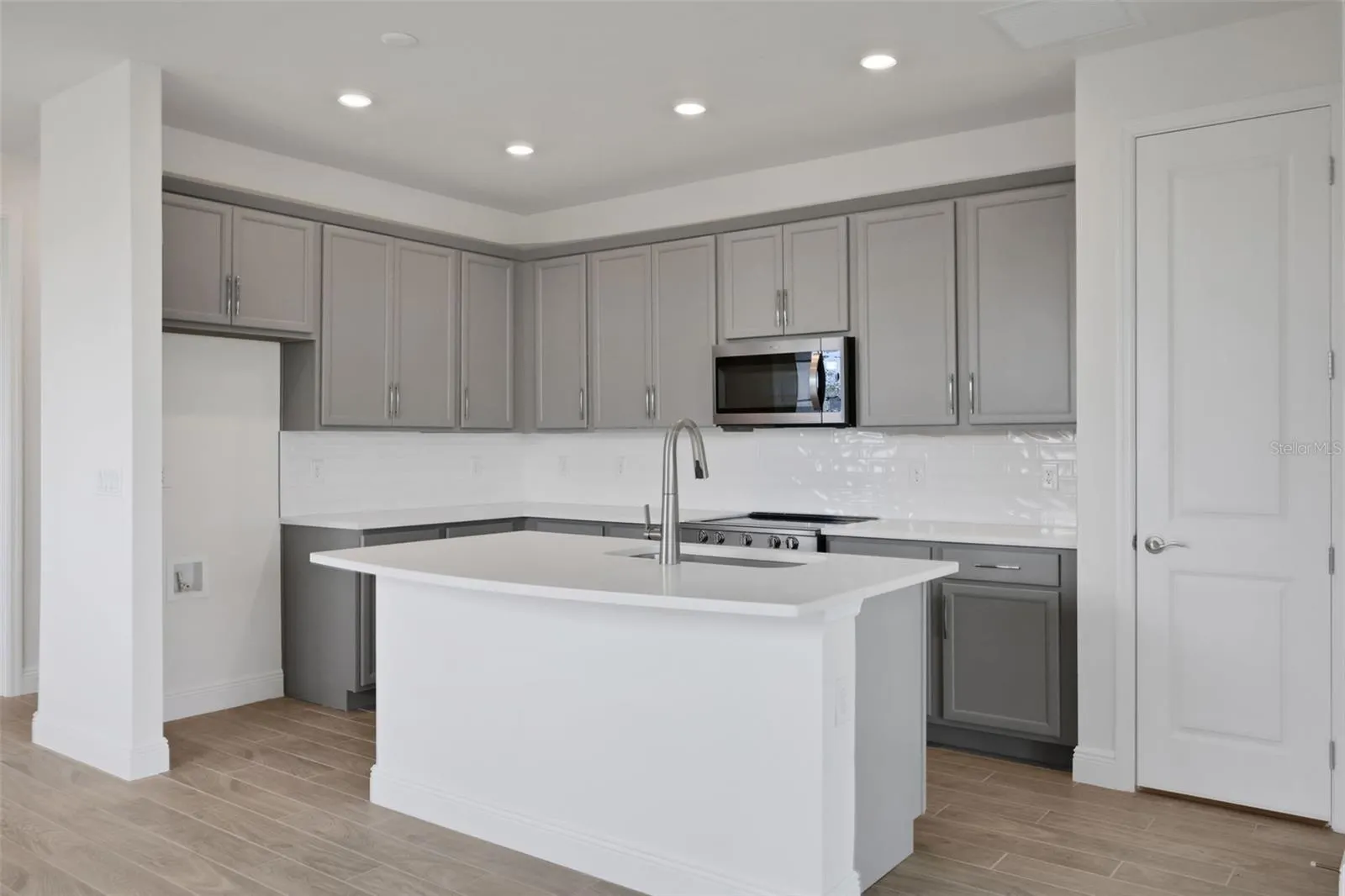 7583 SEA OAK CT