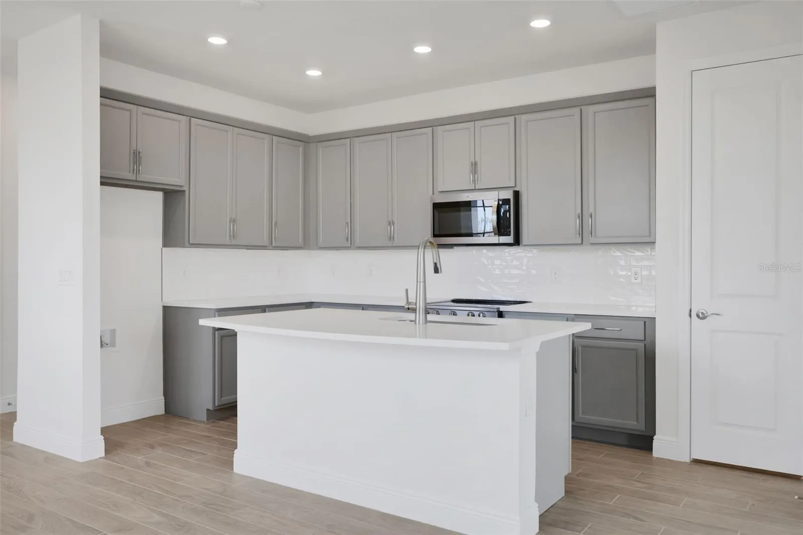7583 SEA OAK CT