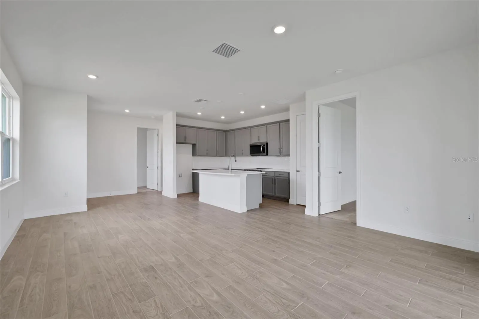 7583 SEA OAK CT