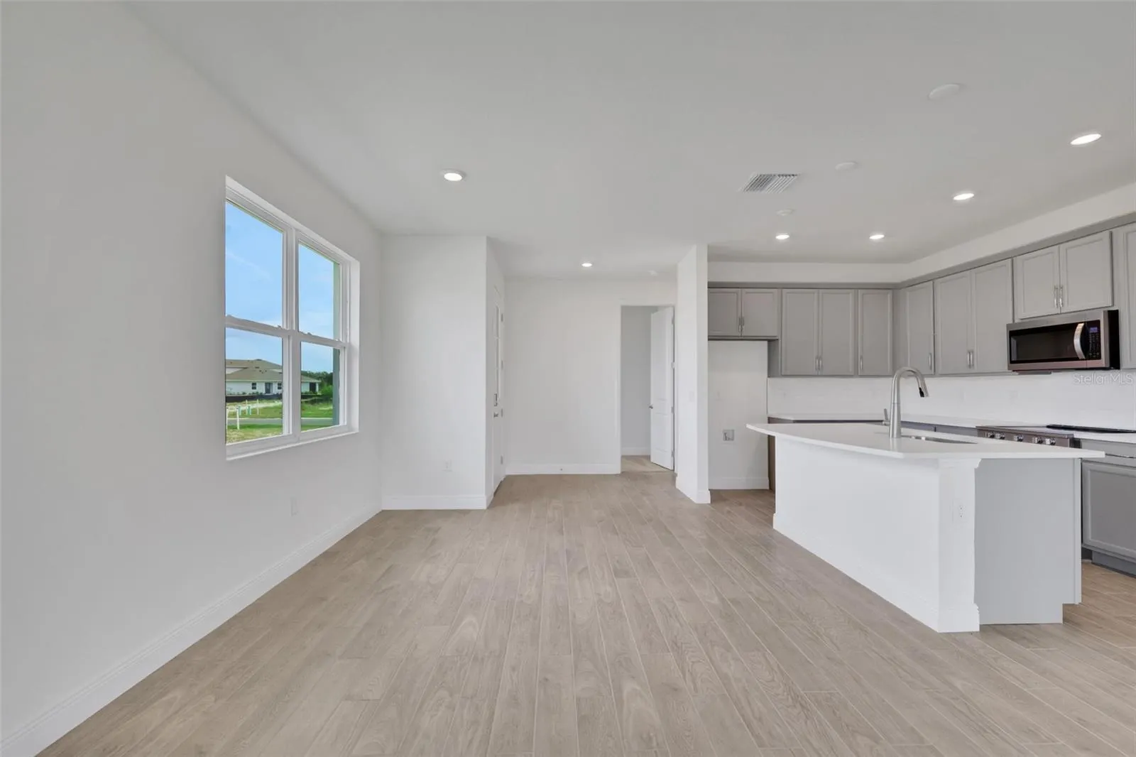 7583 SEA OAK CT