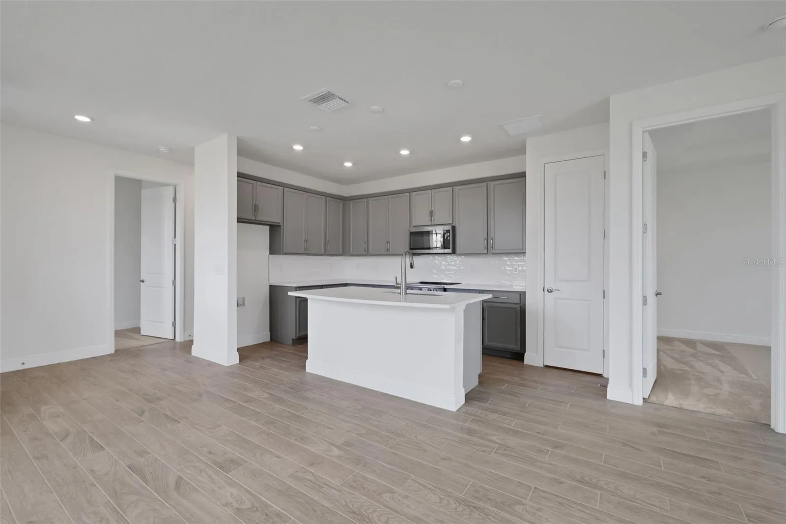 7583 SEA OAK CT