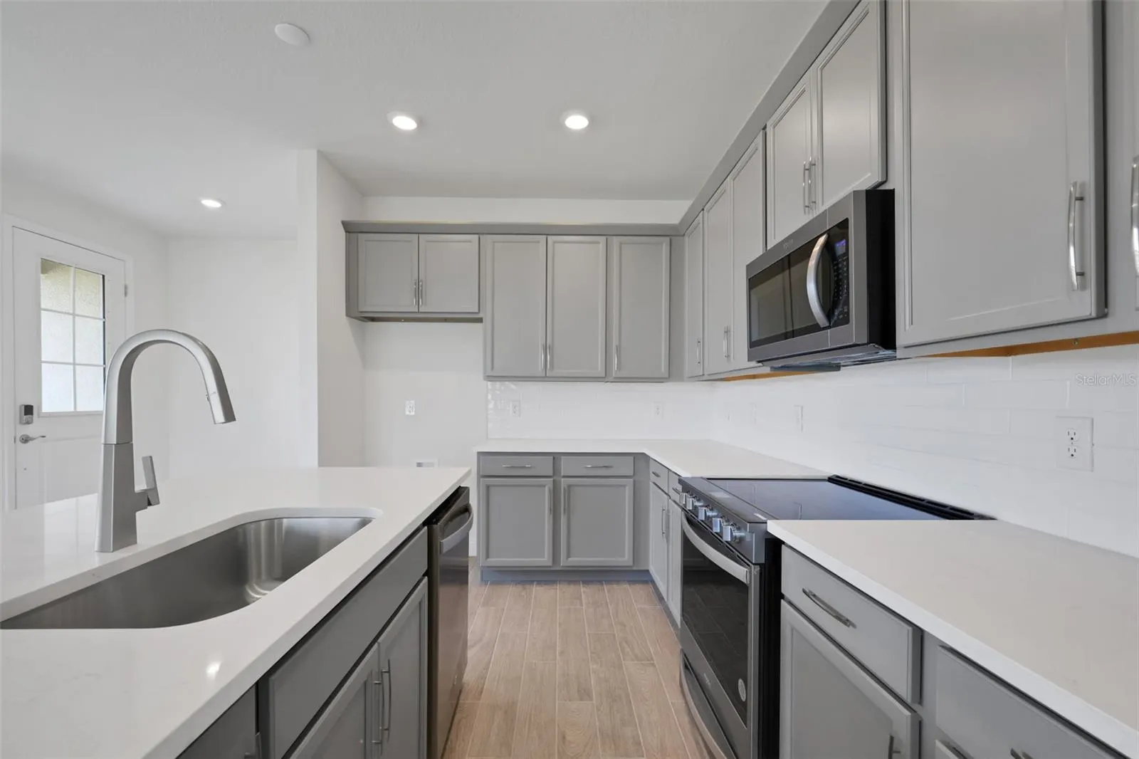 7583 SEA OAK CT