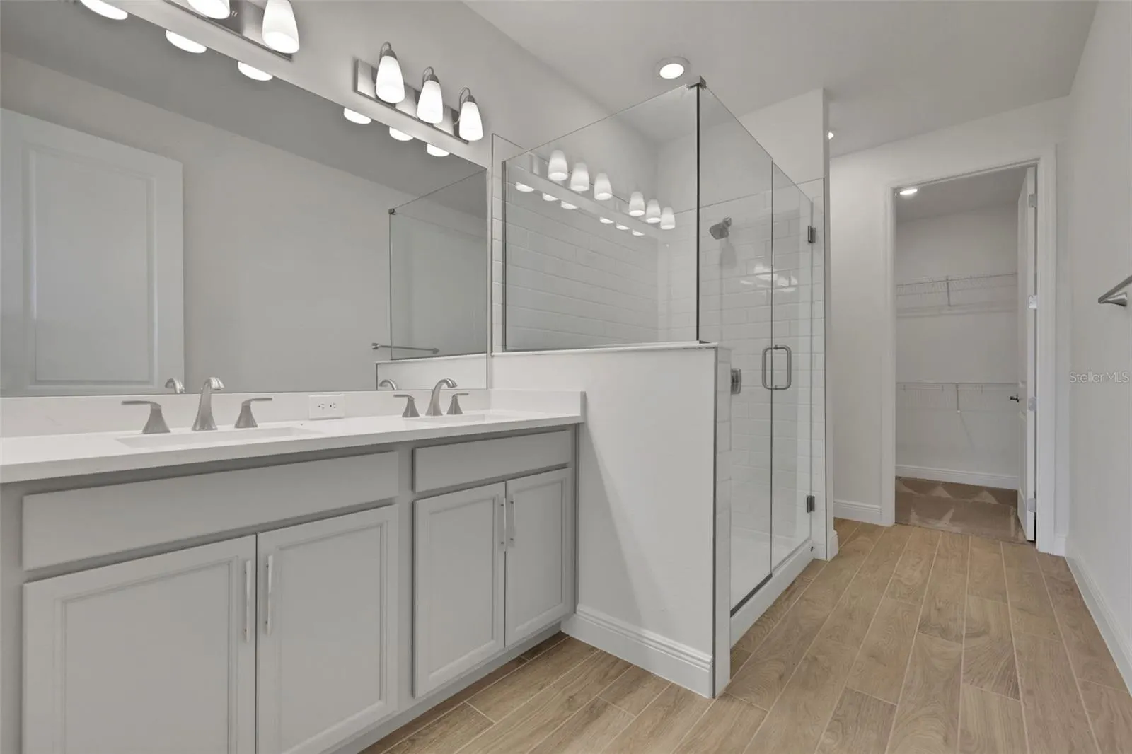 7583 SEA OAK CT