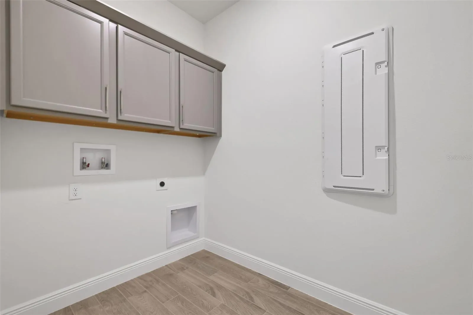 7583 SEA OAK CT