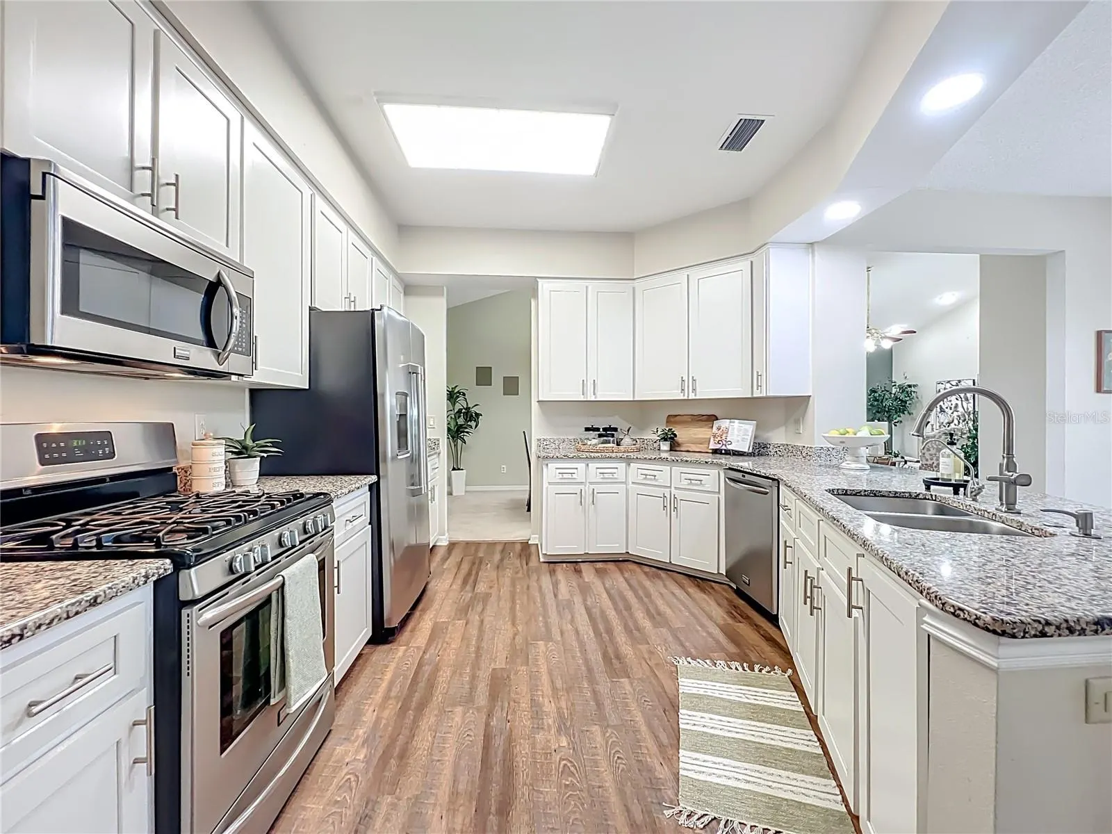 5902 PRINCESS DIANA CT