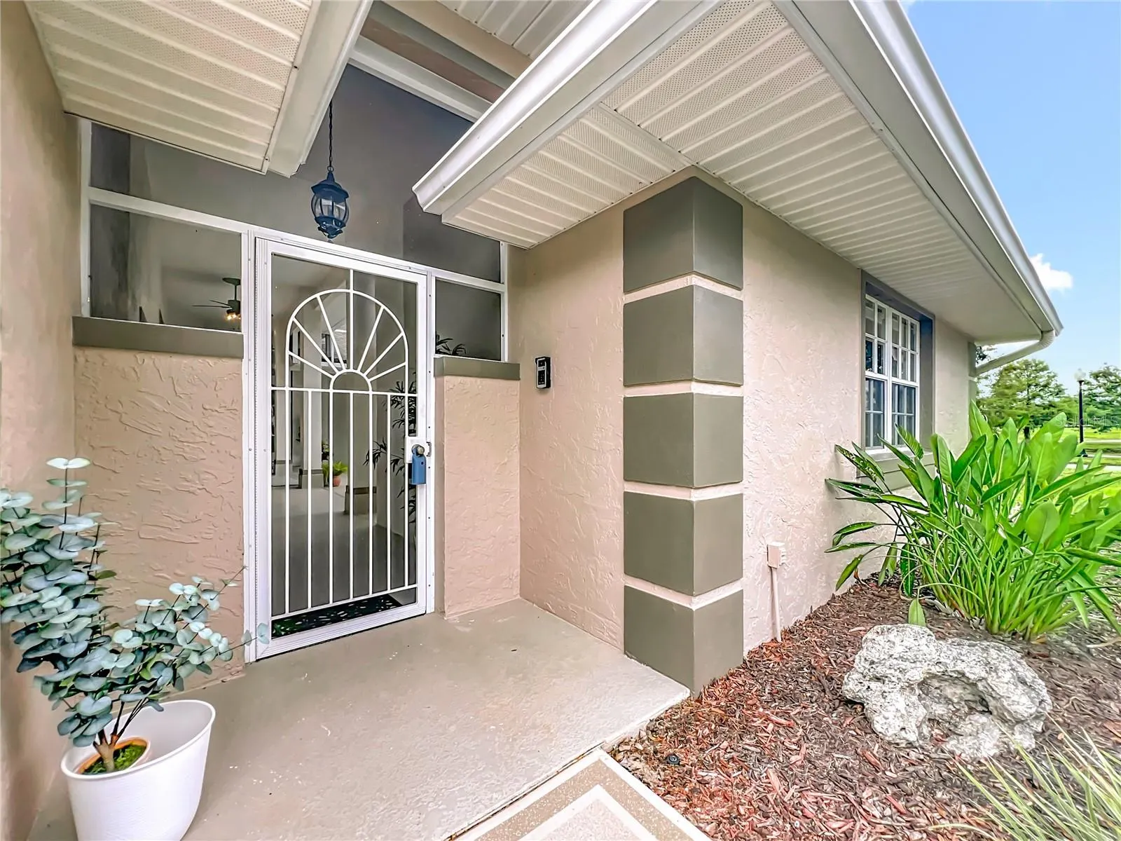 5902 PRINCESS DIANA CT