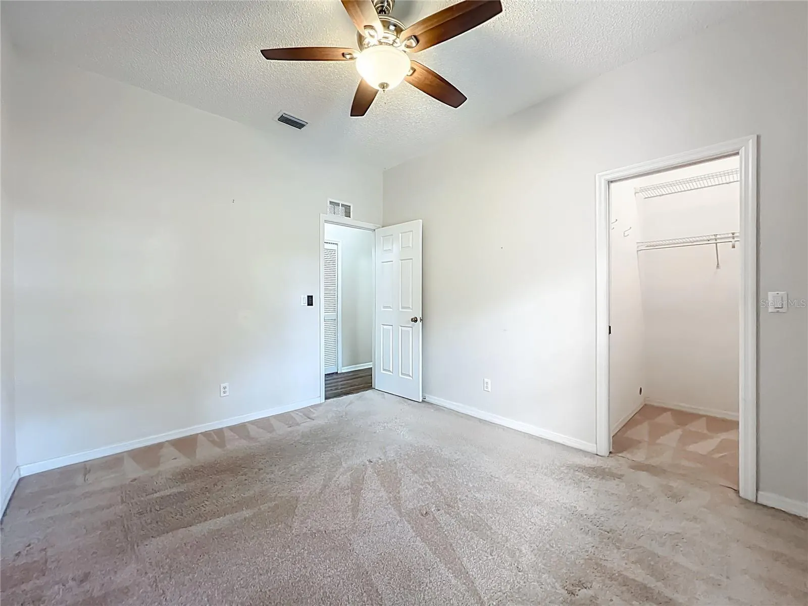 5902 PRINCESS DIANA CT