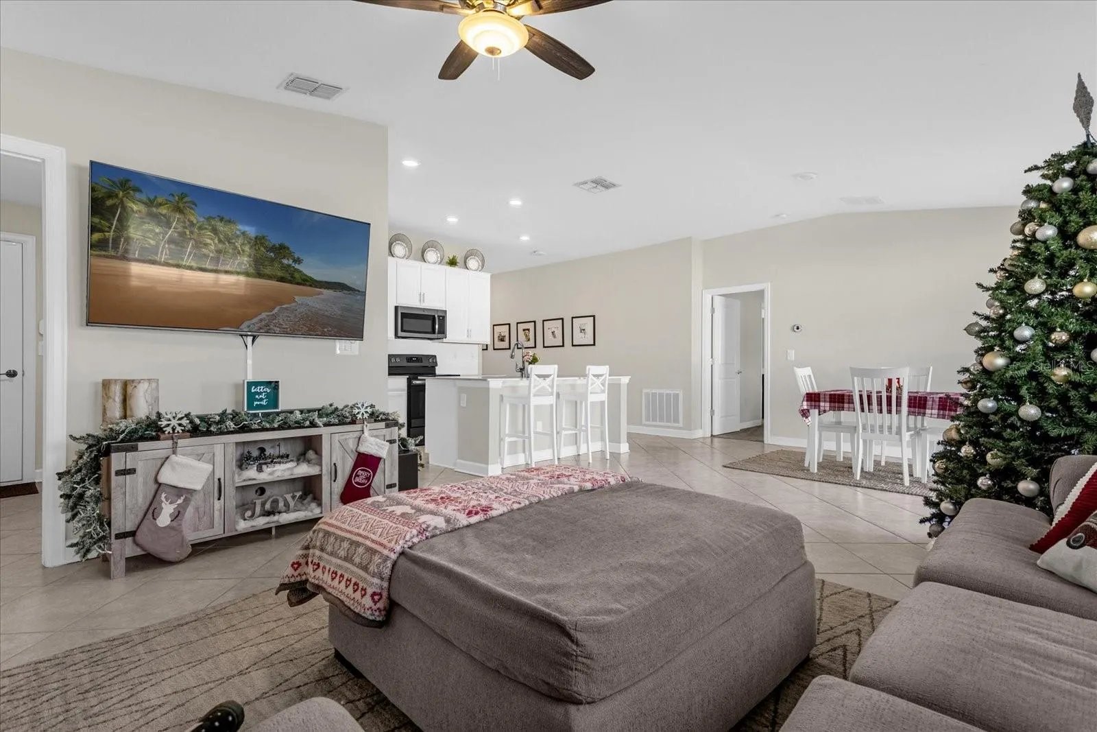 148 TAFT DR