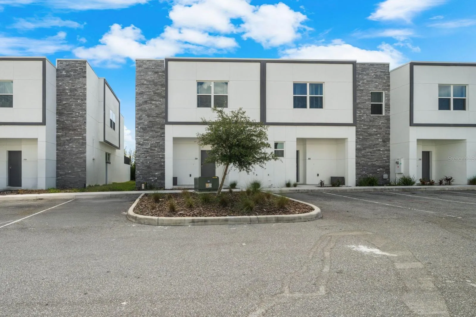384 FAMAGUSTA DR