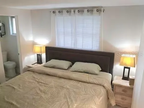 516 VILLAS DR