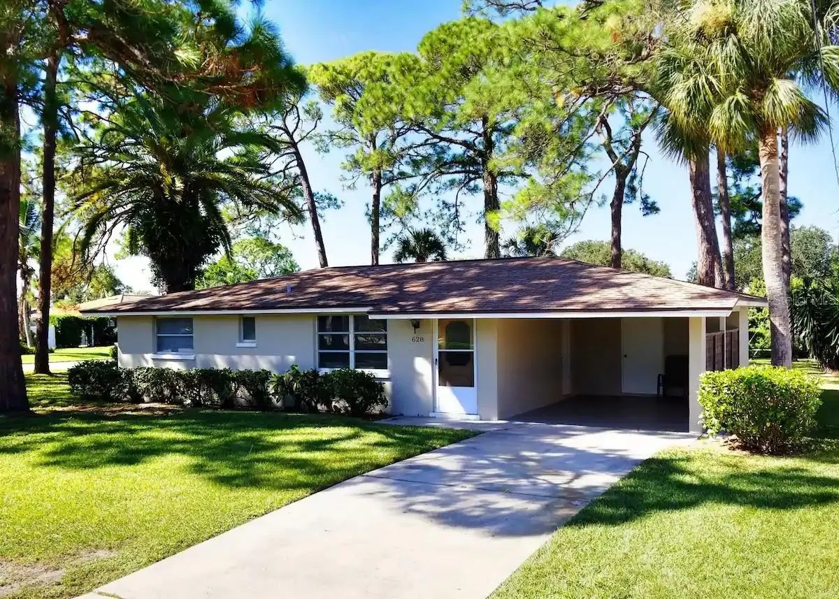 516 VILLAS DR