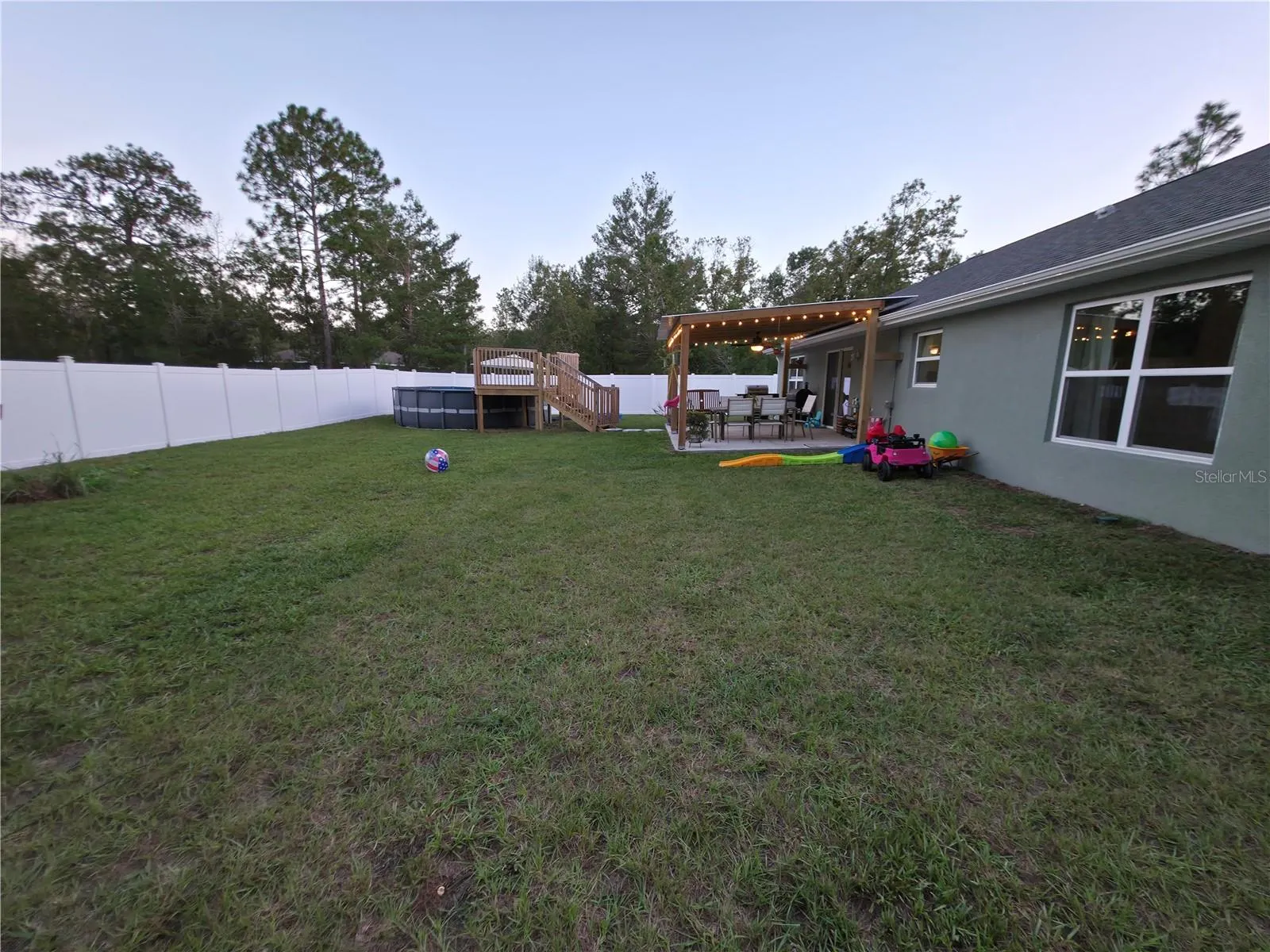 13 FISHER LN TRK