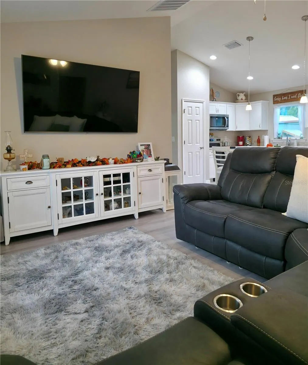 13 FISHER LN TRK