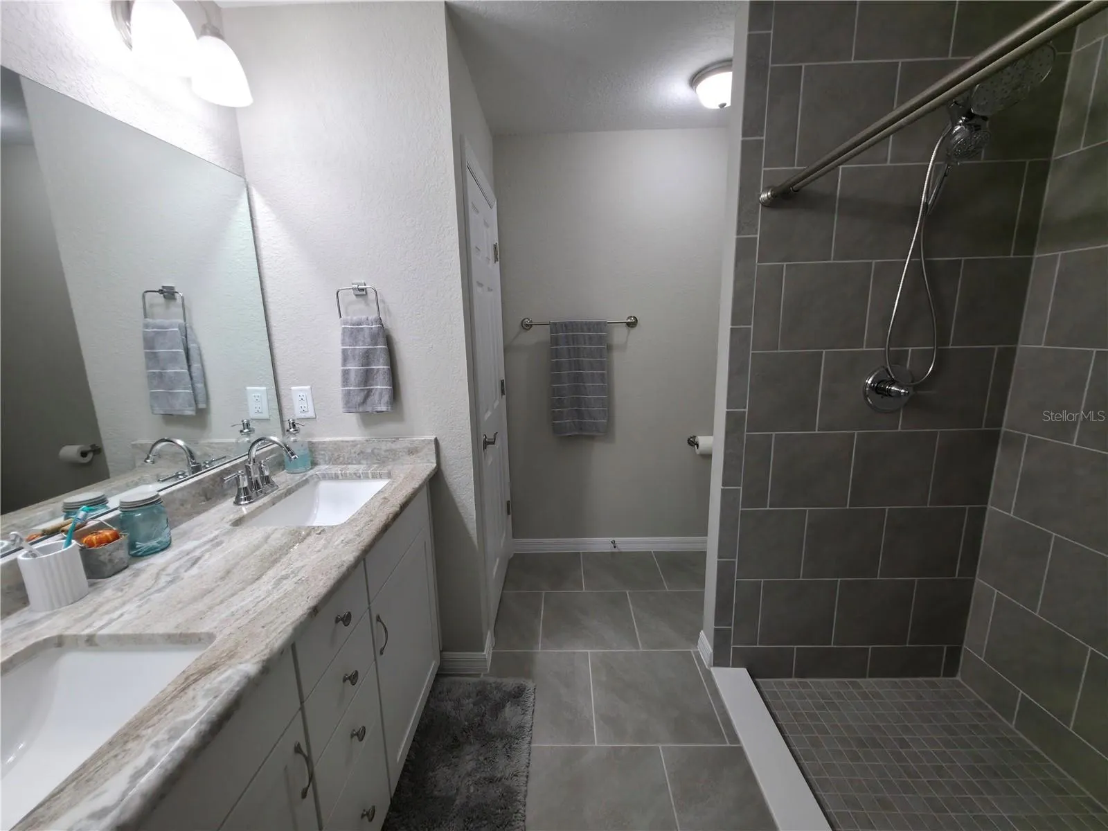 13 FISHER LN TRK