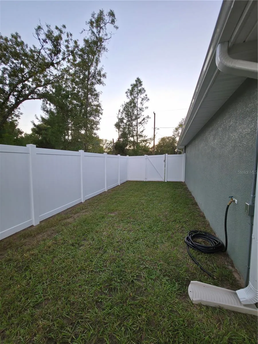 13 FISHER LN TRK