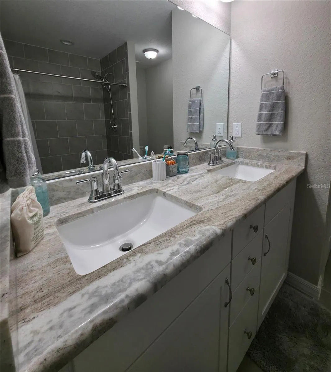 13 FISHER LN TRK