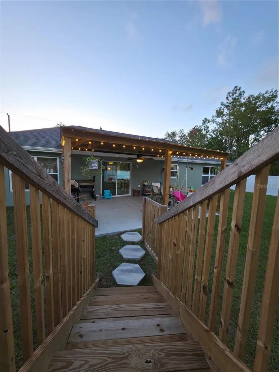 13 FISHER LN TRK