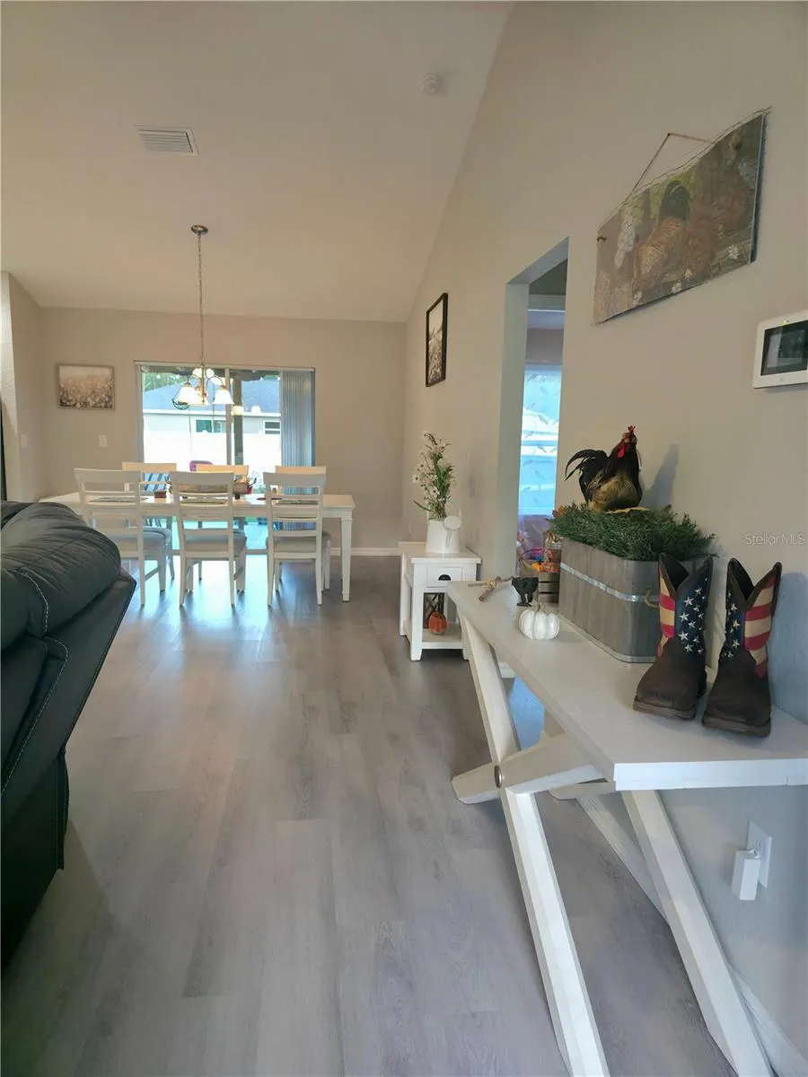 13 FISHER LN TRK