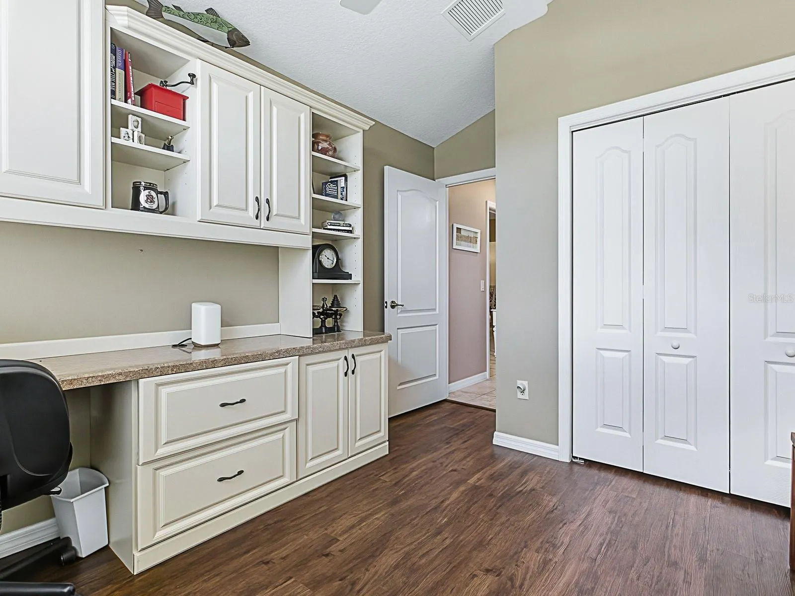 1240 GLOVERVILLE TER