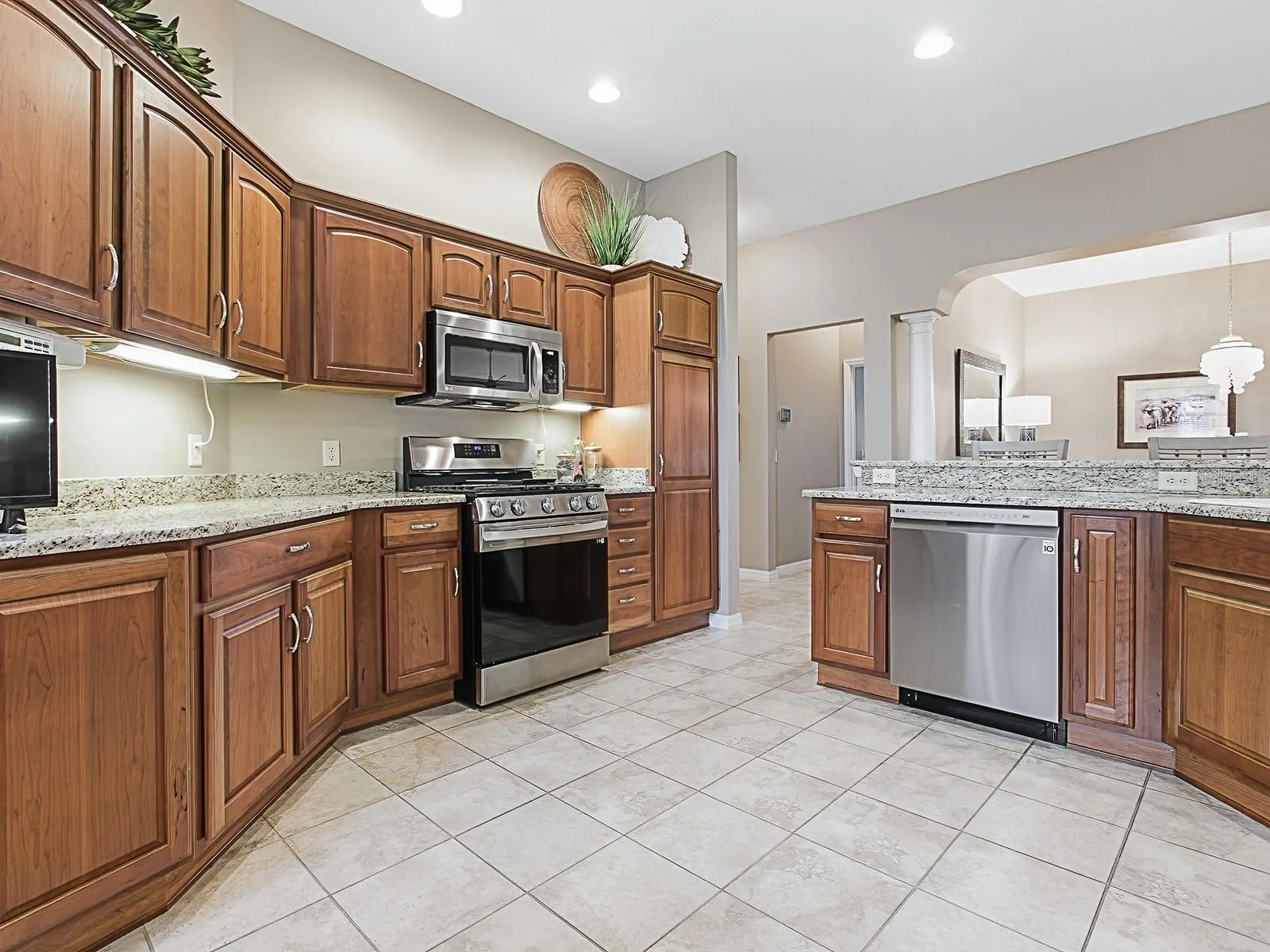 1240 GLOVERVILLE TER