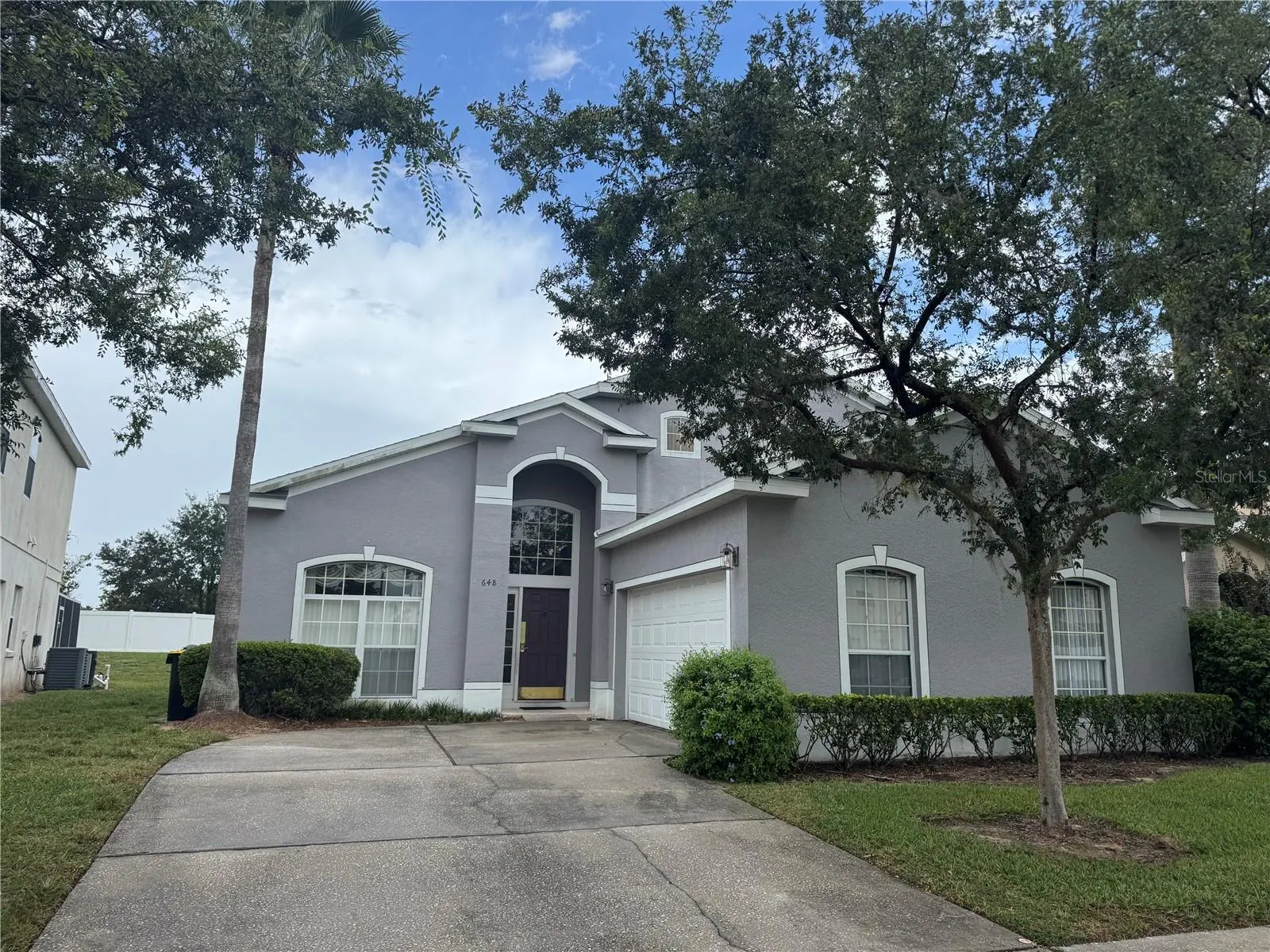 648 LOCKBREEZE DR