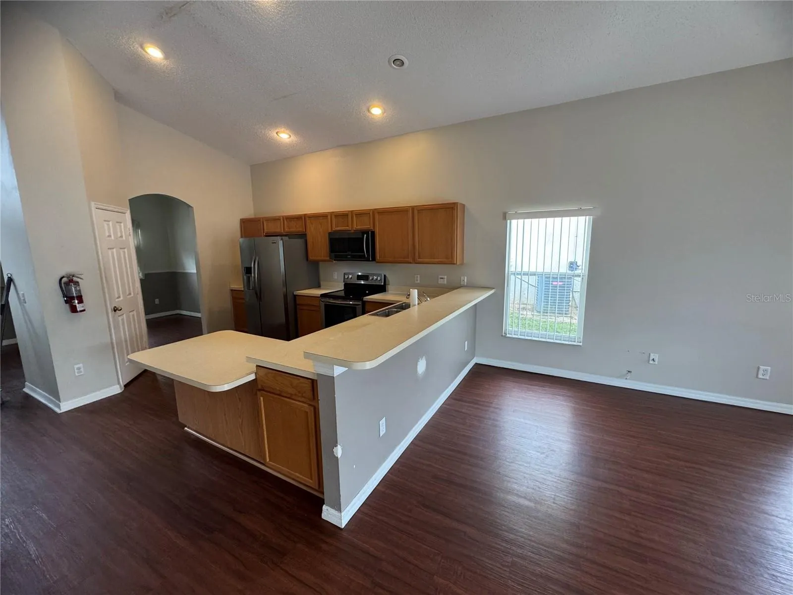 648 LOCKBREEZE DR